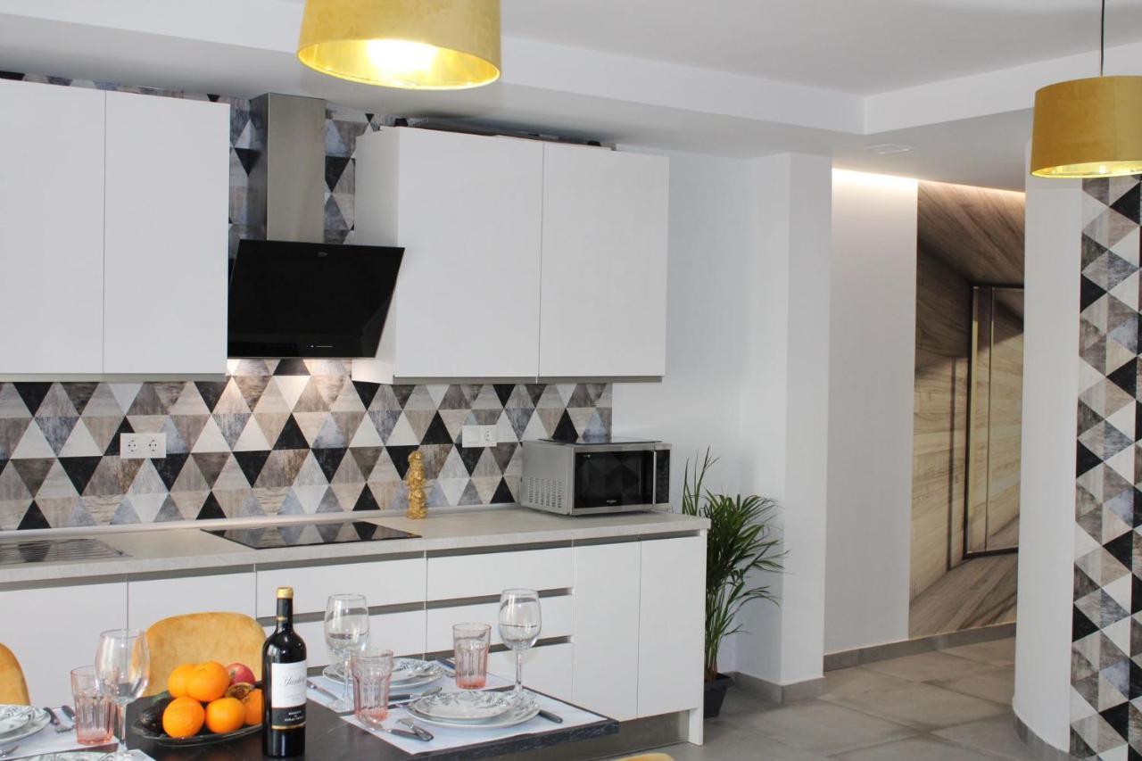 Los Boliches Holidays Suites Fuengirola Ngoại thất bức ảnh