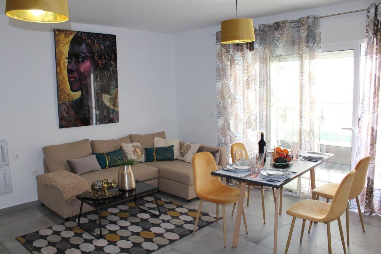 Los Boliches Holidays Suites Fuengirola Ngoại thất bức ảnh