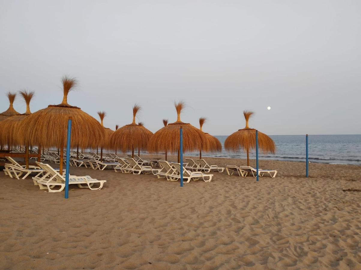 Los Boliches Holidays Suites Fuengirola Ngoại thất bức ảnh